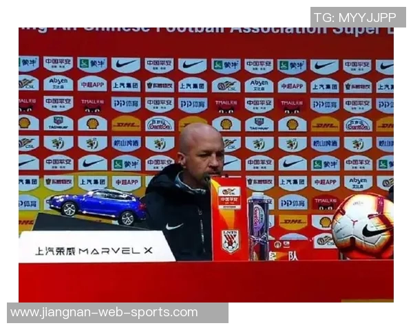 阿贾克斯计划邀请小克鲁伊夫担任技术总监以寻找新任主帅