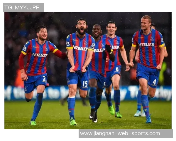 爱德华兹首节状态火热5投4中三分命中率高达60斩获14分