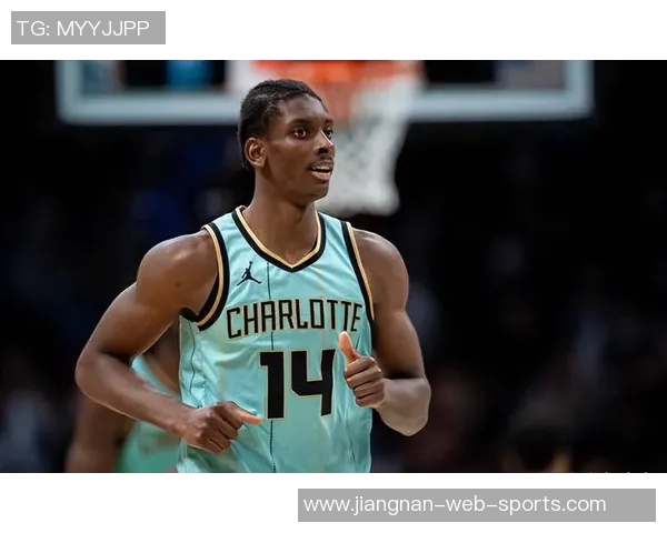 迪亚巴特表现出色抢下18个篮板黄蜂主帅称其为进攻体系关键一环